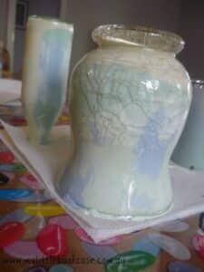 Drying the painted vases 