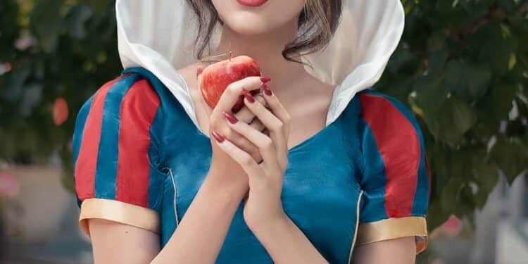Snow White Birthday Party