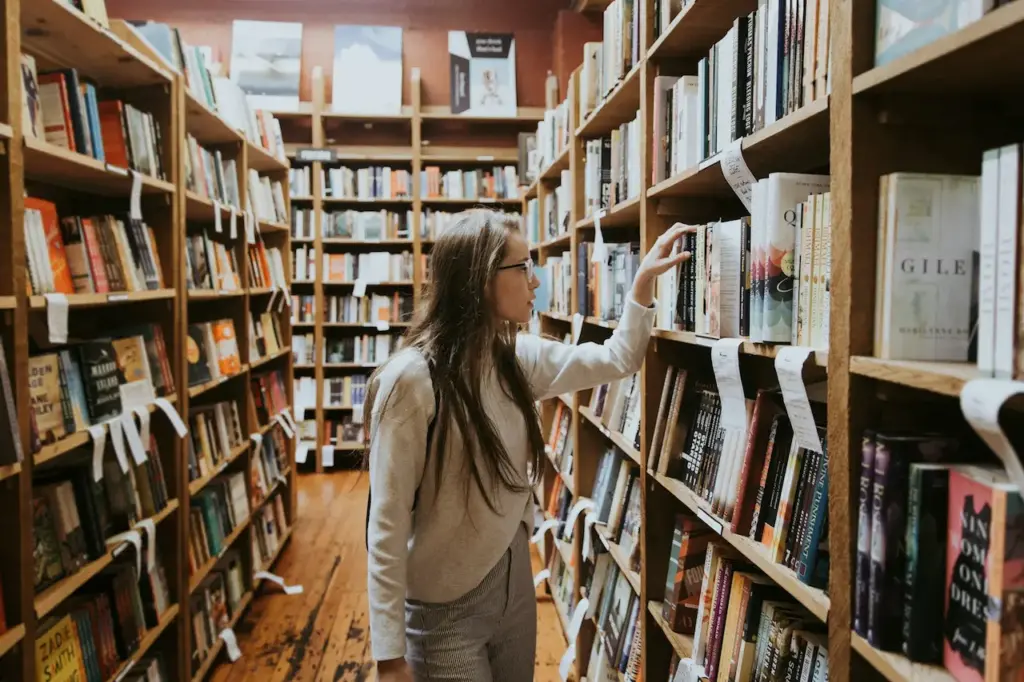Ladi in a Bookstore